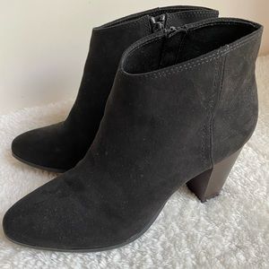 Old Navy Matte Black Ankle Booties
